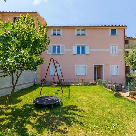 Apartment Mirjana Pula Bagian luar foto