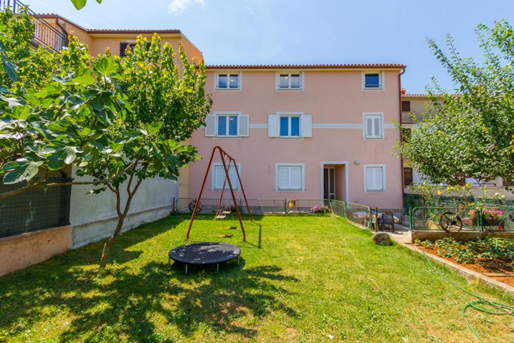 Apartment Mirjana Pula Bagian luar foto