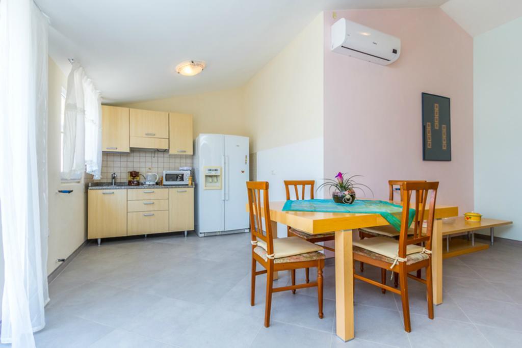 Apartment Mirjana Pula Ruang foto